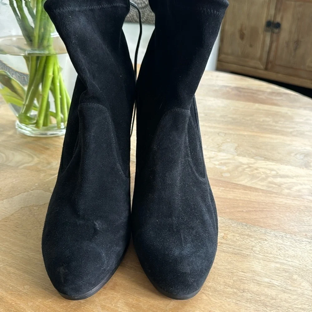 STUART WEITZMAN GLOVE STRETCH SUEDE ANKLE BOOTS Size 11